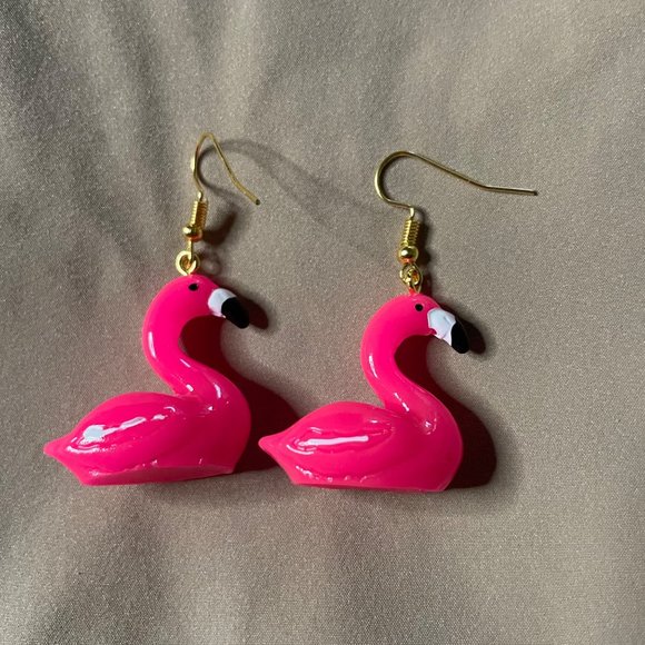 Flamingo Chic 90s Y2K Tropical Animal Resin Pink Dangle Drop Earrings I NEW - Picture 4 of 6